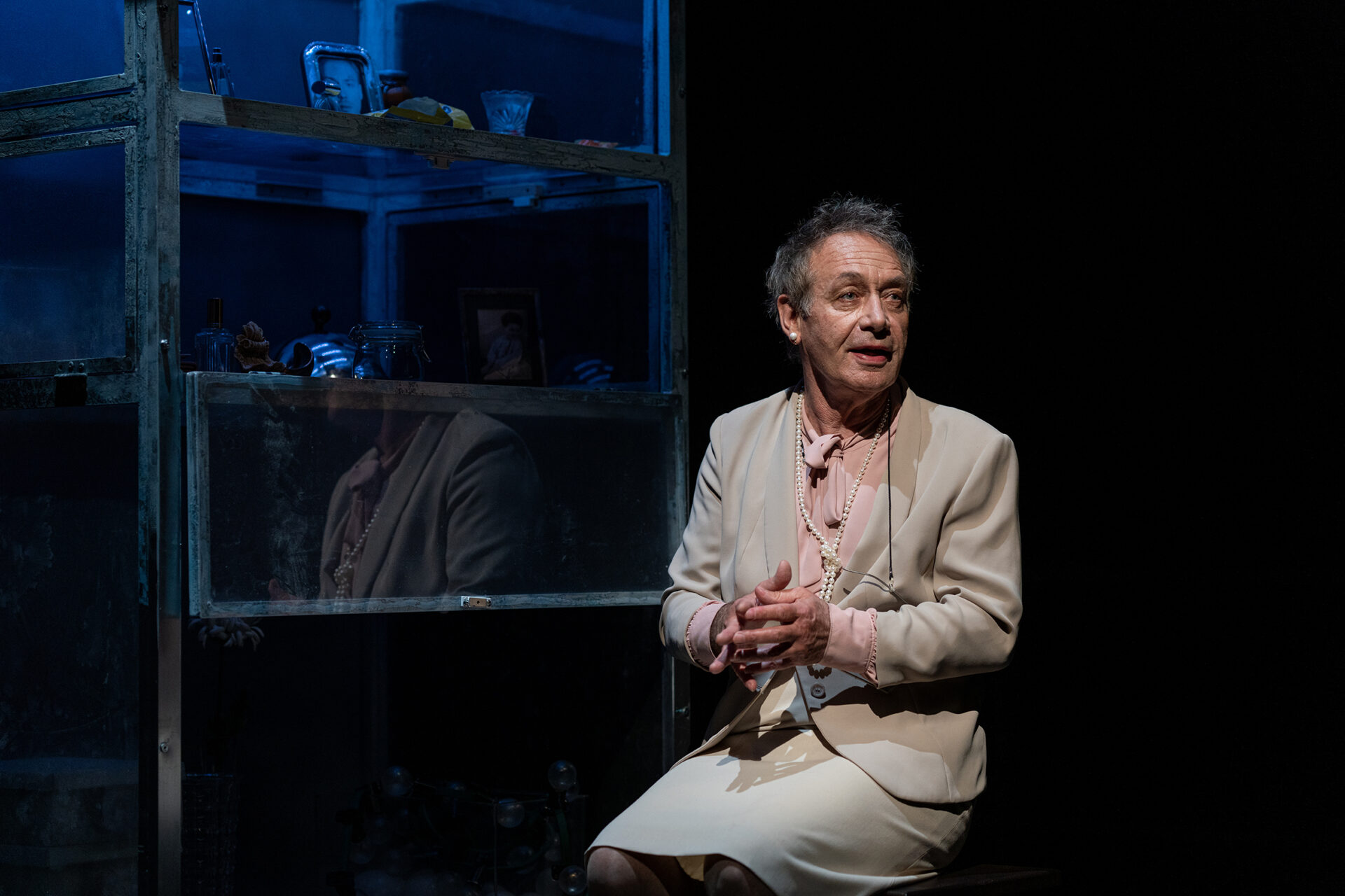 2 Anne Marie die Schonheit Robert Hunger Buhlerc Britt Schilling