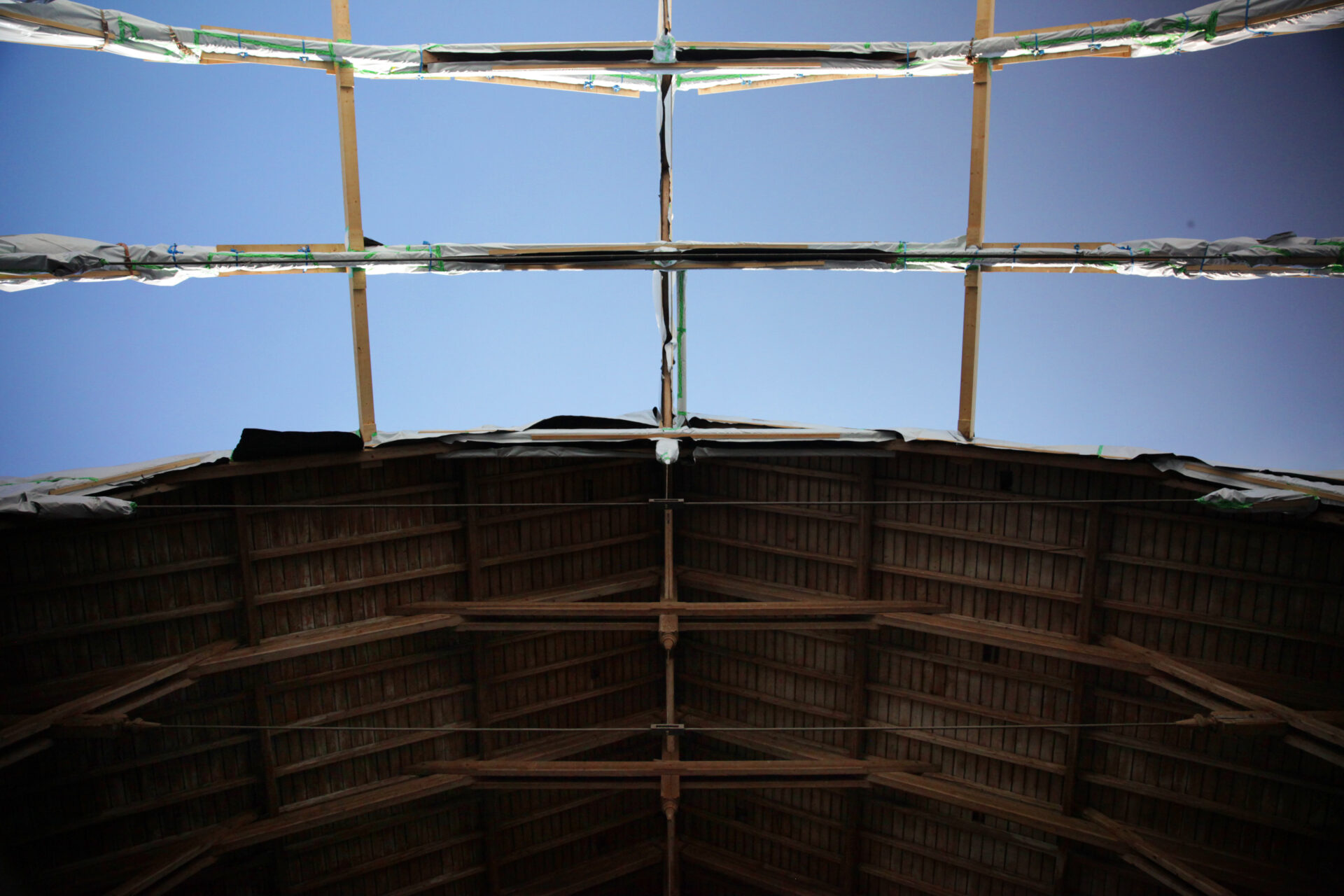 Broken Spaces Alte Reithalle Highres Dach 1