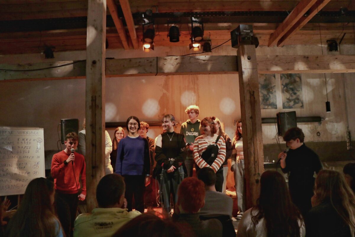 Füür im Stall & Wortkrawall © Marina Furnari