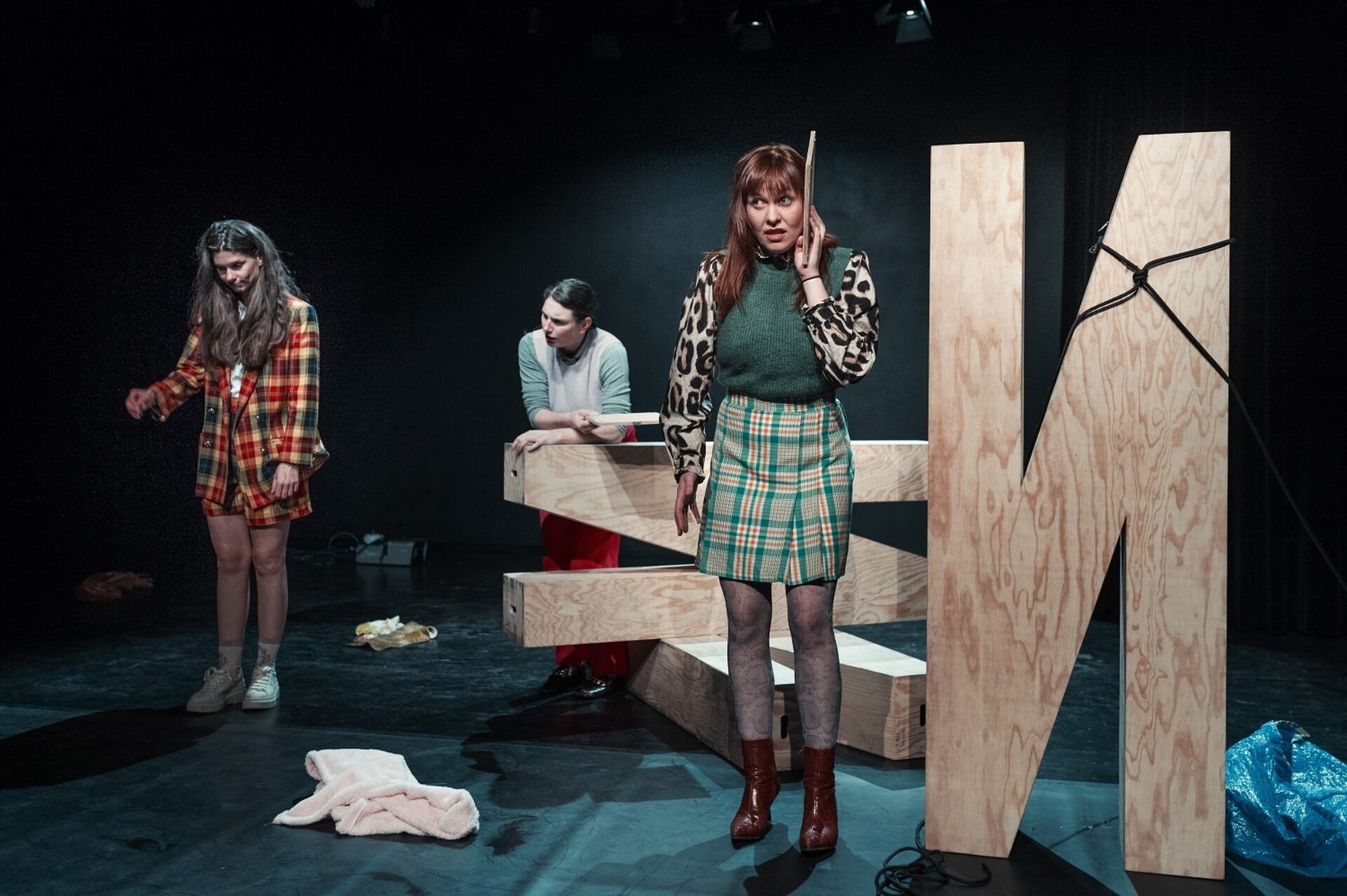 Nora Nora Nora Dominik Wunderli