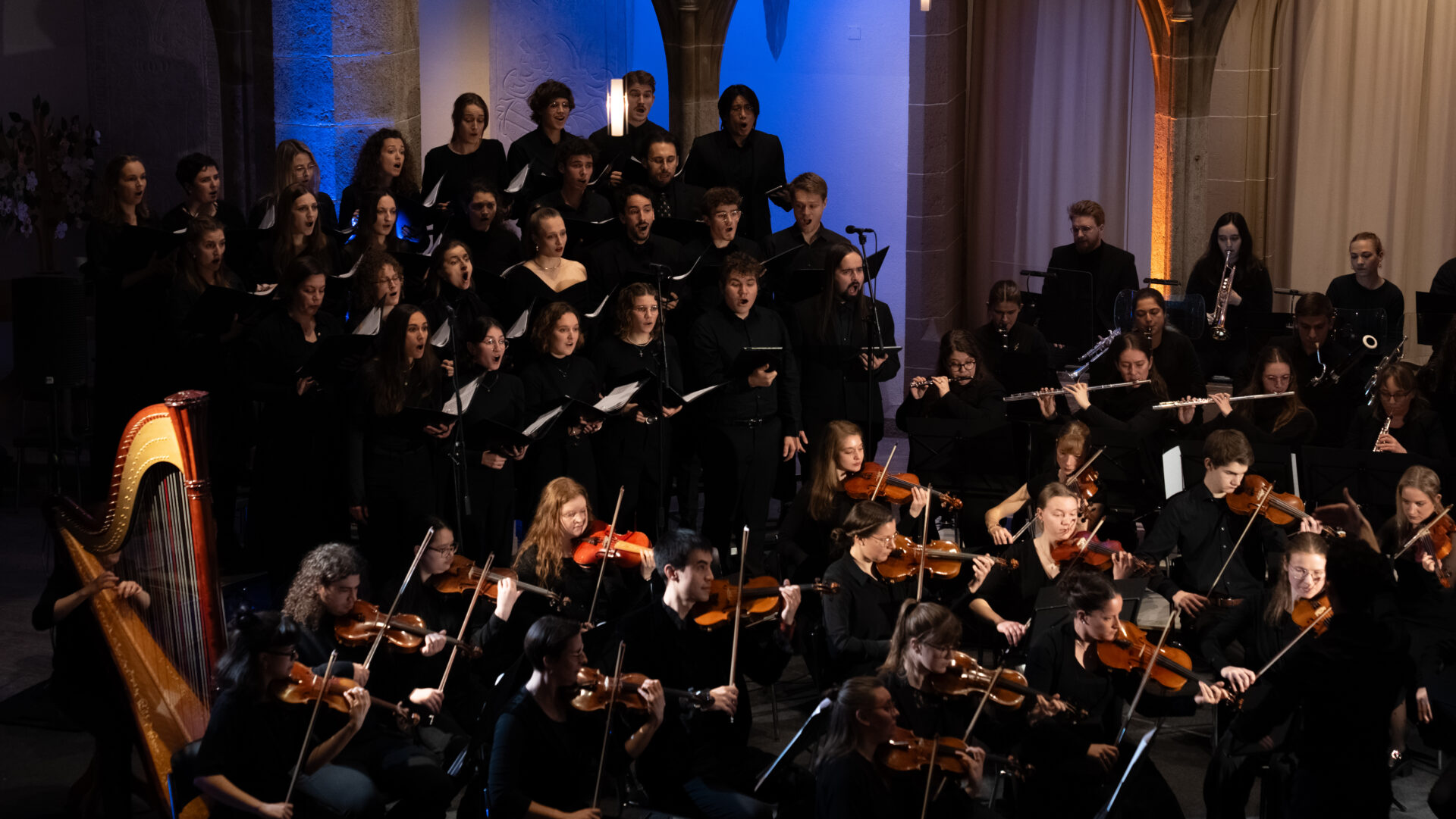 ...und dann setzt das Orchester ein © Elisa Sofia Theiler